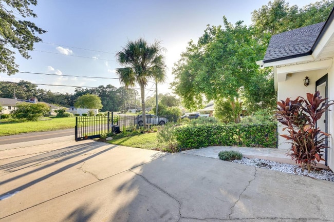 Building Photo - 2355 Ribault Scenic Dr