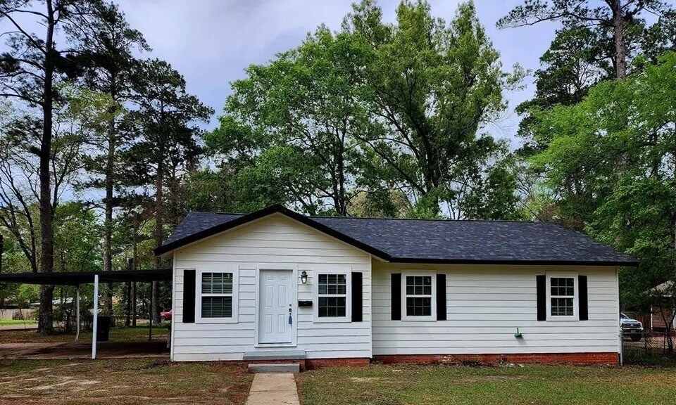 Primary Photo - 1008 Jordan Ave