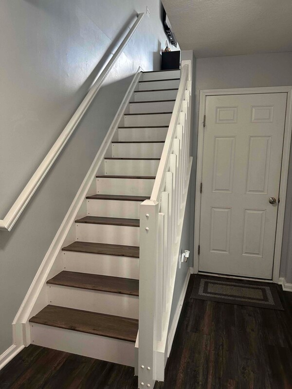 Foto del edificio - 5554 Middle Falls St