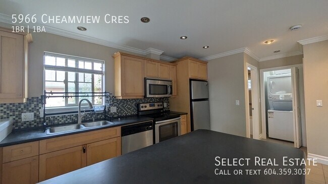 Building Photo - 5966 Cheamview Crescent