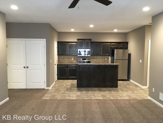 Building Photo - 20604-20606 East 12th Terrace Ct S
