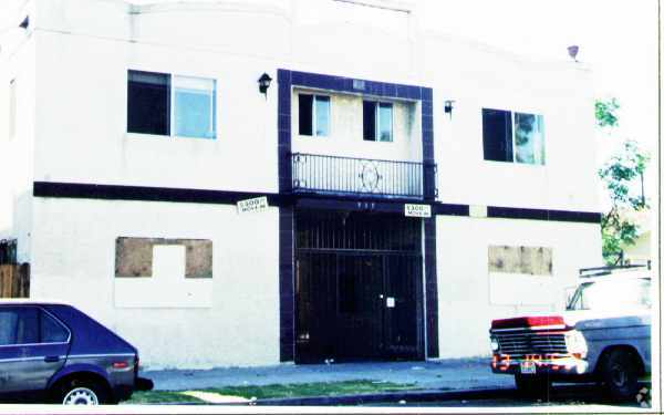 Foto del edificio - 935 Olive Ave