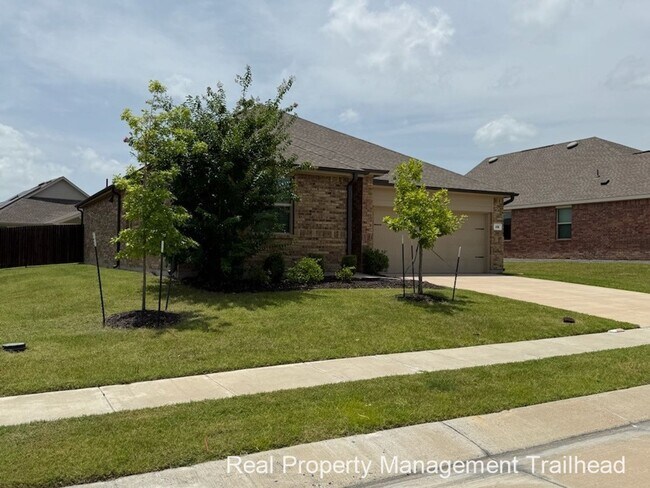 Building Photo - Charming 3-Bedroom Home in Desirable Neighborhood!