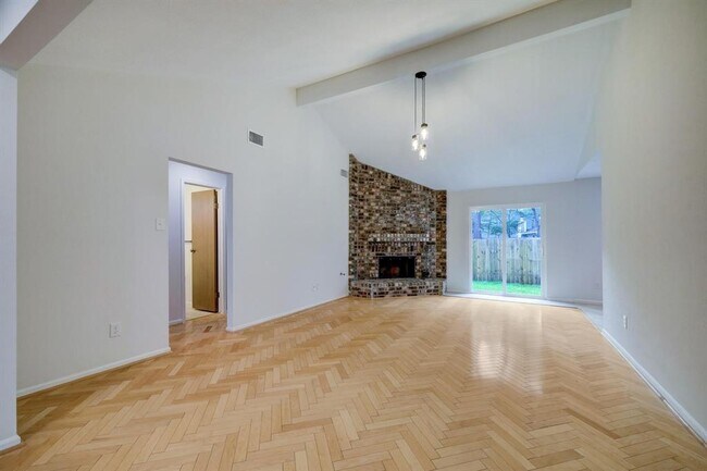 Foto del edificio - 34 N High Oaks Cir