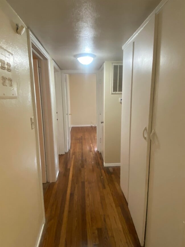 Building Photo - 1609 Atkamire Dr