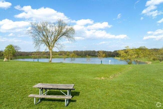 Residents might have a picnic by the water in Countryside.