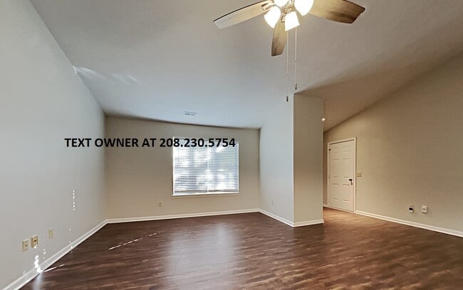 Foto del edificio - 14916 Oak Rd