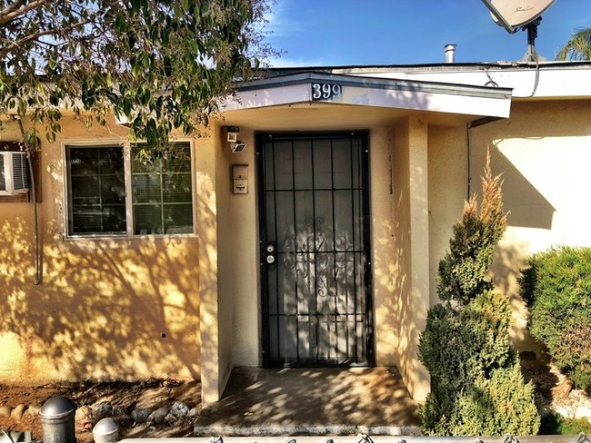 Building Photo - 399 11TH ST - 2 BEDROOM 1 BATH - ORANGE COVE