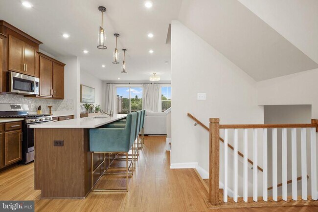 Building Photo - 3421 St Robin Ln