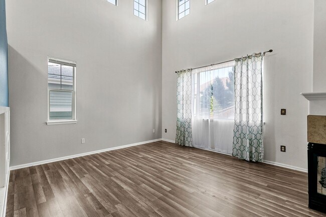Building Photo - 4028 Kestrel Ct