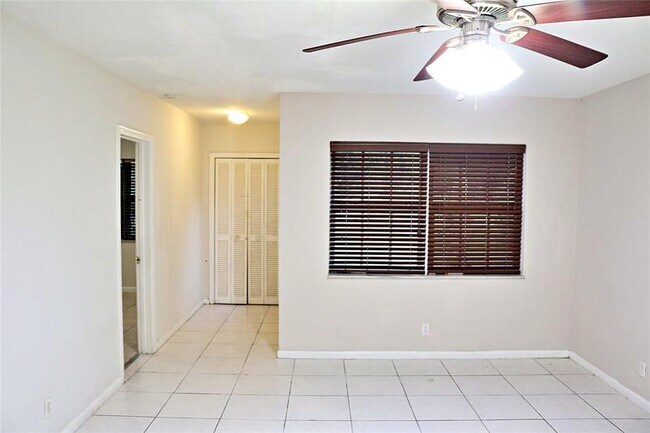 Foto del edificio - 11200 NW 39th St