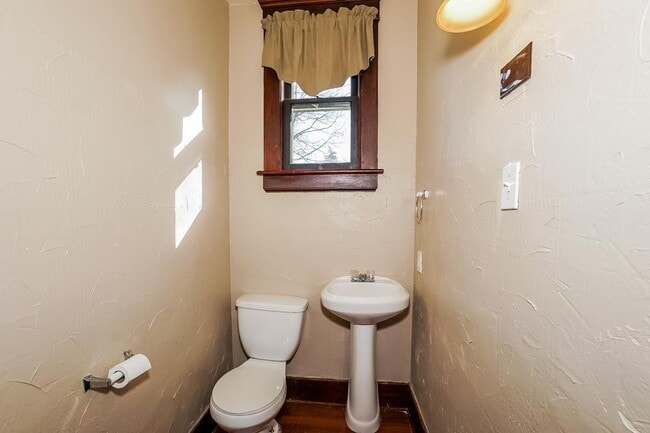 Foto del edificio - 711 Garfield St