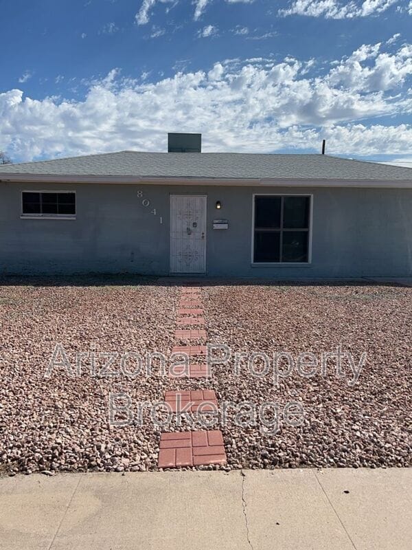 Photo - 8041 N 30th Dr House