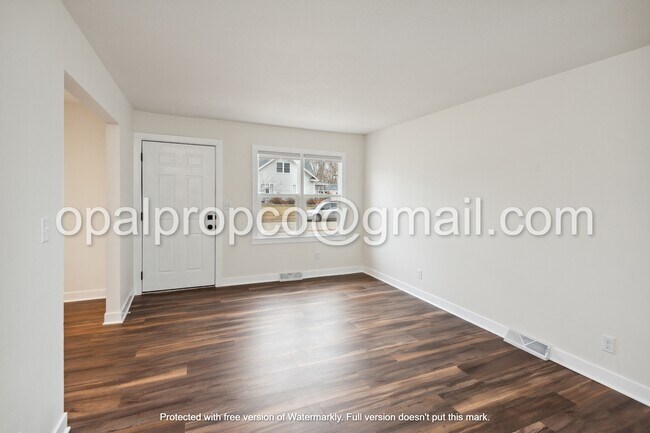 Building Photo - 3728 E 39th Ct