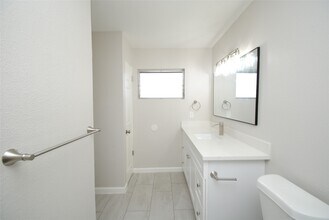 Building Photo - 2515 Yoakum Blvd