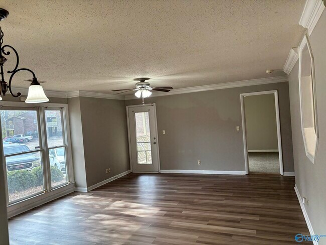 Foto del edificio - 4920 7 Pine Cir