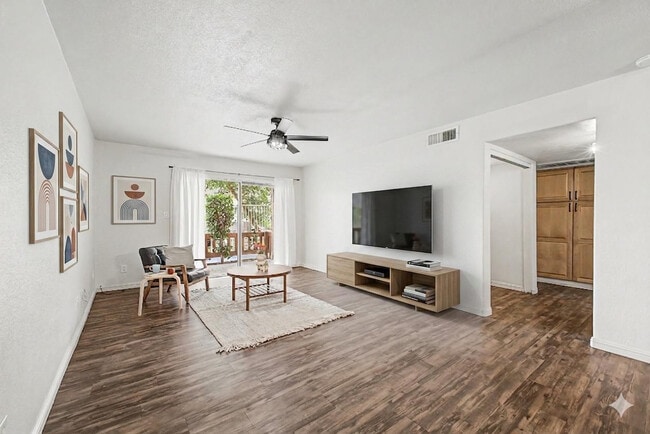 Foto del edificio - 2121 W Royal Palm Rd