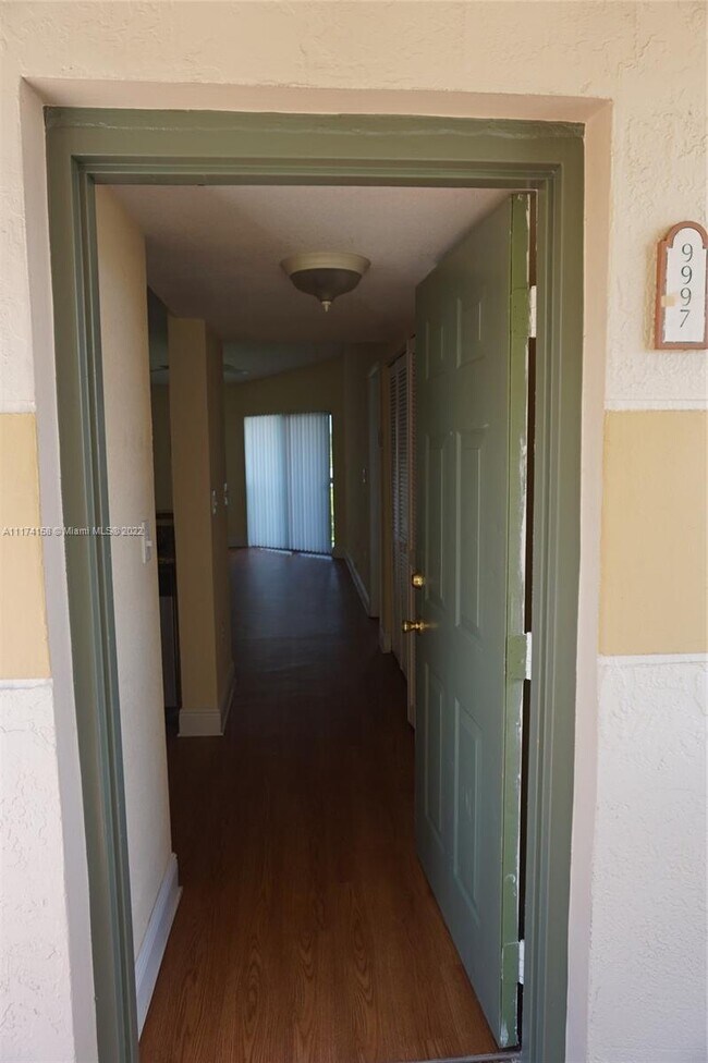 Foto del edificio - 9997 Nob Hill Ln