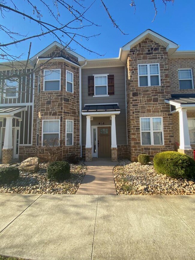 Building Photo - 3 bedroom in Lynchburg VA 24502