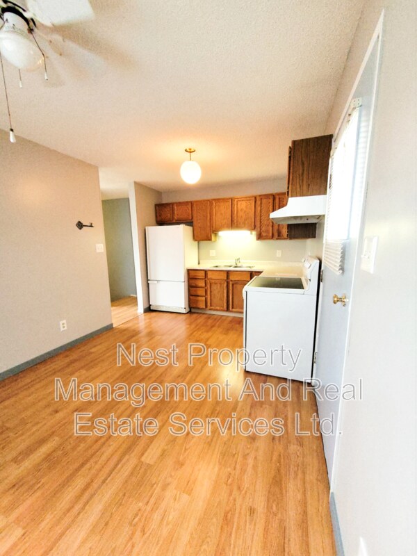 Building Photo - 10 Hallman St