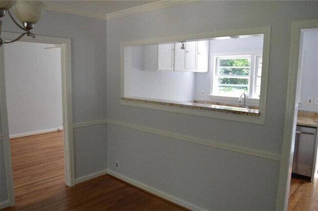 Foto del edificio - 2381 Eastway Rd