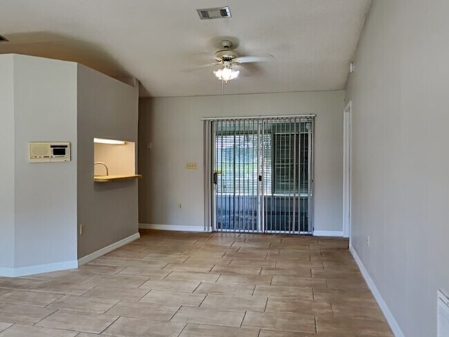 Building Photo - 1041 Heron Ct