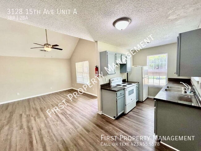 Building Photo - 3128 15th Ave