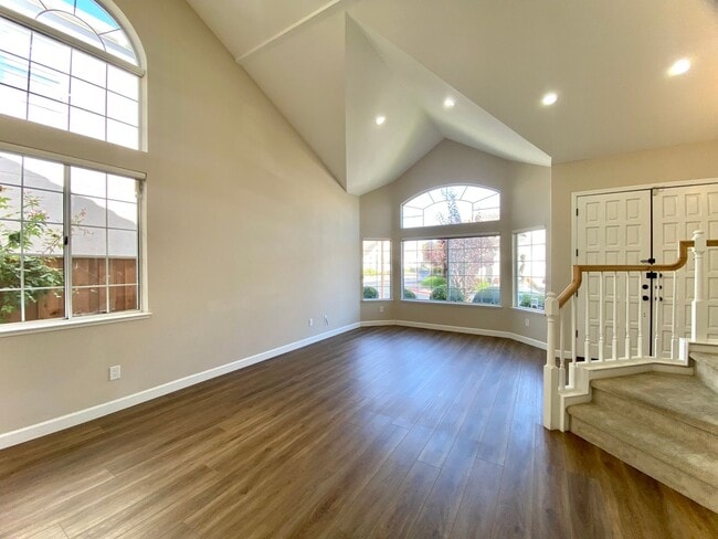 Building Photo - Gorgeous 4-bedroom Ardenwood Home for rent...