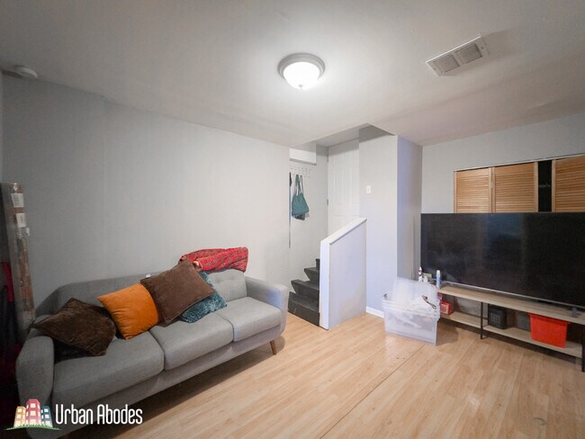 Foto del edificio - 2919 W McLean Ave