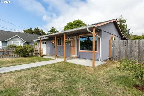 Building Photo - 6524 SW Harbor Ave