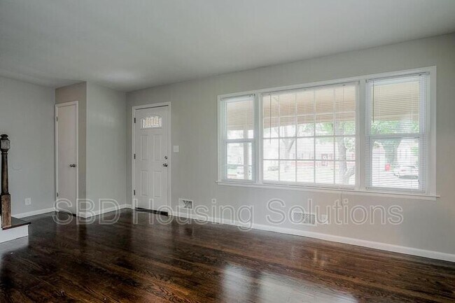 Foto del edificio - 11713 E 30th Terrace S