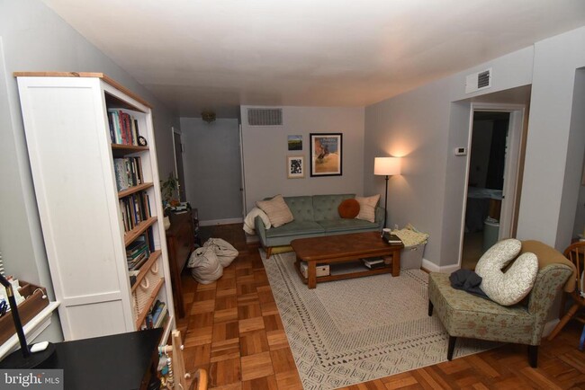 Foto del edificio - 2107 N Scott St