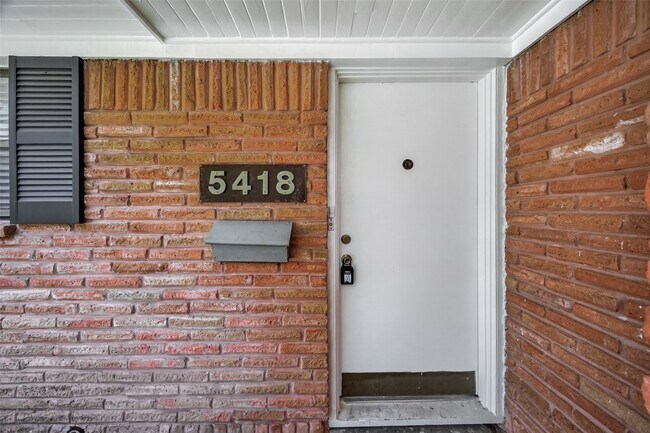 Foto del edificio - 5418 Darnell St