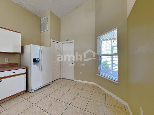 Foto del edificio - 1718 Westminster Trl