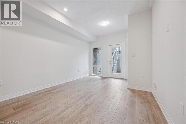 Building Photo - 141 REVERIE Wy