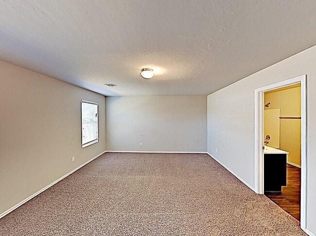 Building Photo - 13121 Bridgewater Ct