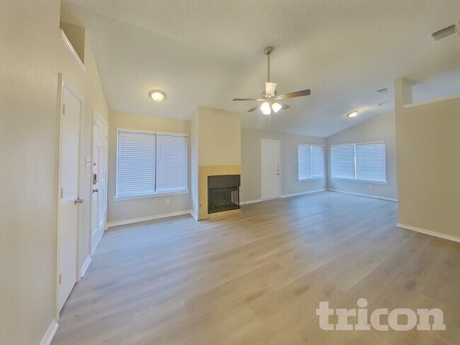 Foto del edificio - 3086 Rustlewind Ln