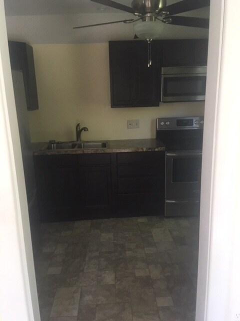 Kitchen - 300 Peck St
