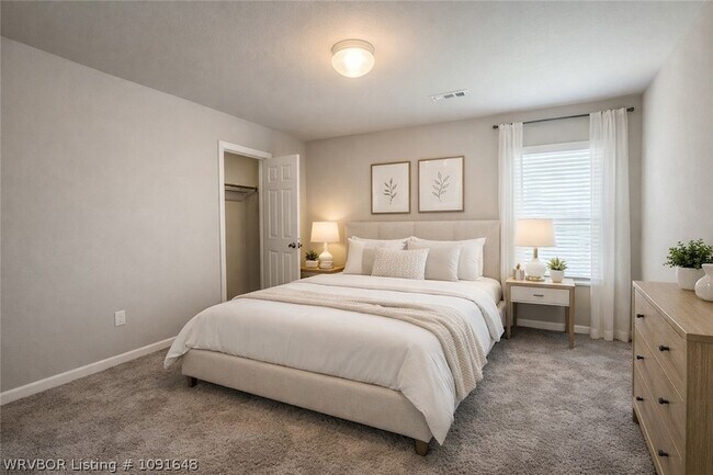 Foto del edificio - 8125 Dogwood Dr