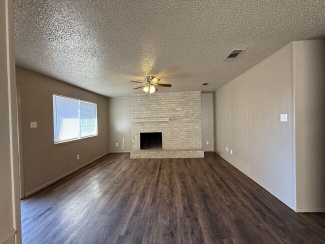 Building Photo - NorthWest Duplex