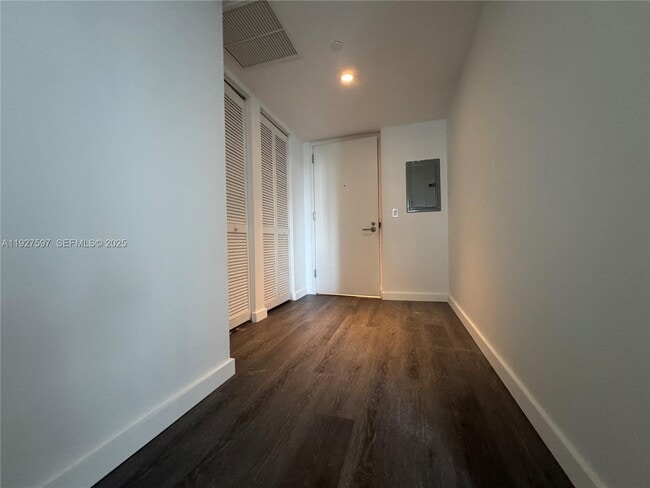 Foto del edificio - 31 SE 6th St