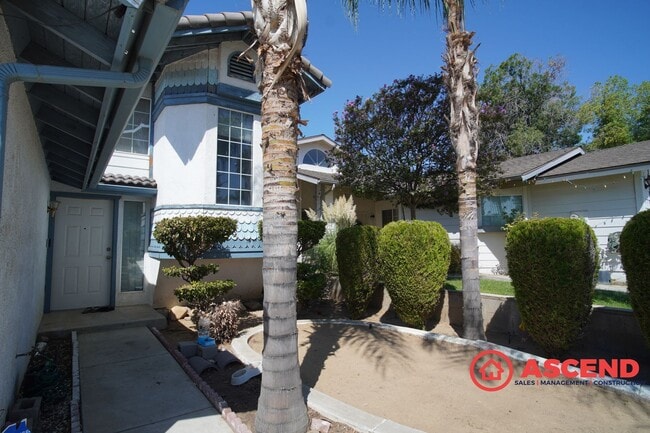 Building Photo - Splendid Home In East Bakersfield!