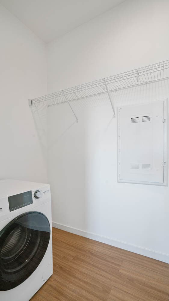 Unit 513 Walk In Laundry Closet - Andante