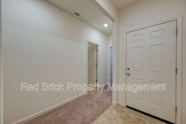 Foto del edificio - 4273 Theresa Ln