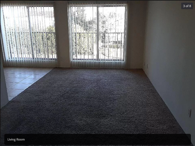 Living Room / Dining Room - 811 Crenshaw Blvd