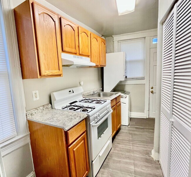 Foto del edificio - 5611 7th St NW