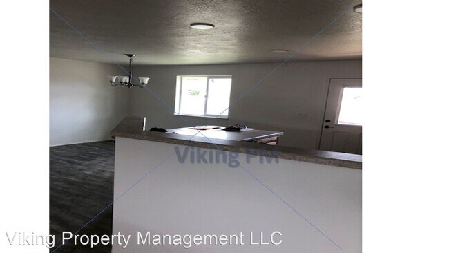 Building Photo - 3 br, 2 bath House - 1360 NW Breann Loop