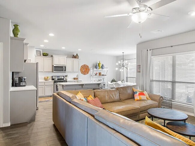 Foto del edificio - 8309 NW 137th St