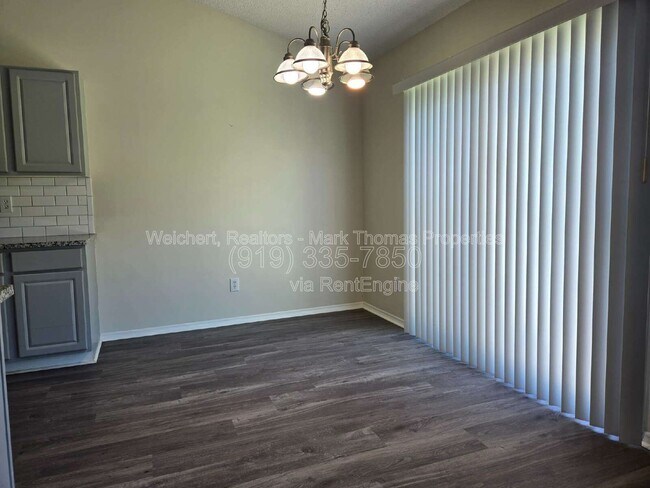 Foto del edificio - 6308 Saybrooke Dr