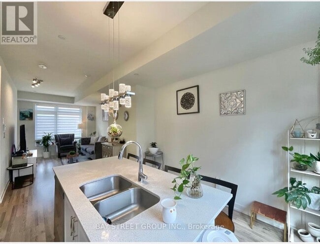 Building Photo - 370 G Red Maple Rd